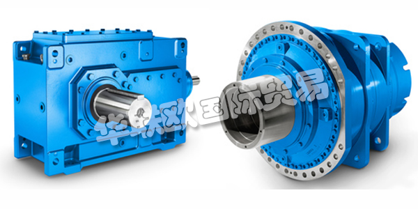 FLENDER斜齿轮减速机是世界上使用最广泛的工业齿轮箱。它涵盖了从多方面的通用齿轮箱产品组合到特定应用的齿轮箱和特定于客户的解决方案。FLENDER可以为客户提供斜齿轮减速机系列中最适用于应用的解决方案，从而满足了工业和原材料提取中众多应用中几乎所有与驱动相关的需求。下文为您介绍FLENDER齿轮箱。